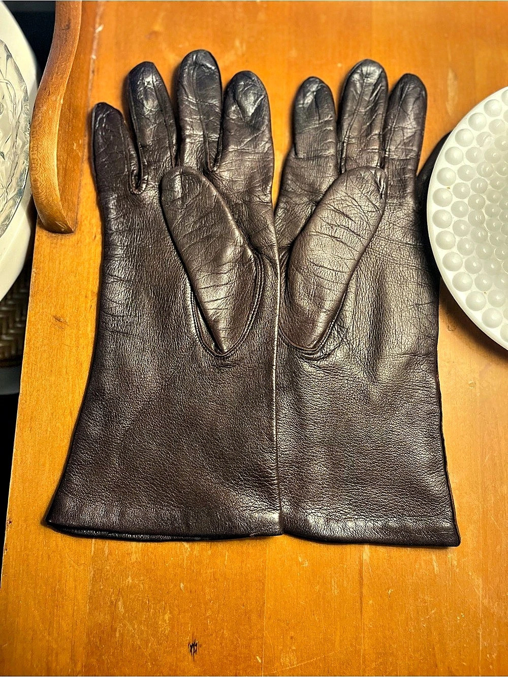 Leather Gloves in Brown - Picture 2 of 3